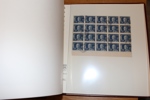 Specialsamling 1928-1936 i tre album med både lösa stämplade och ost (mest postfriska) märken samt BREV. 