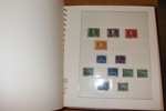 Specialsamling 1928-1936 i tre album med både lösa stämplade och ost (mest postfriska) märken samt BREV. 