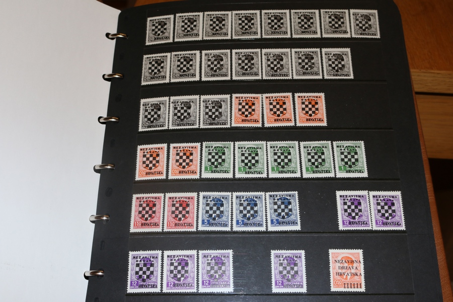 JUGOSLAVIEN. Visiralbum x/xx dubbletter 1918-33 samt Kroatien 1941-45. Tusentals frimärken!