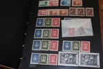 JUGOSLAVIEN. Visiralbum x/xx dubbletter 1918-33 samt Kroatien 1941-45. Tusentals frimärken!