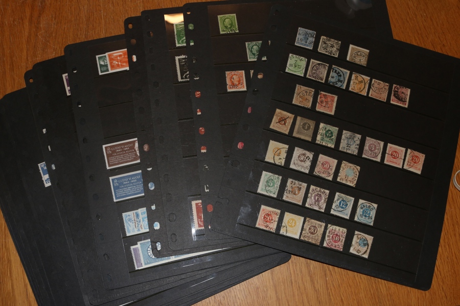 Blandat parti på ca 20 visirblad, både stämplat och x/xx. Med en del bättre märken men mycket blandad kvalitet, defekter förekommer.