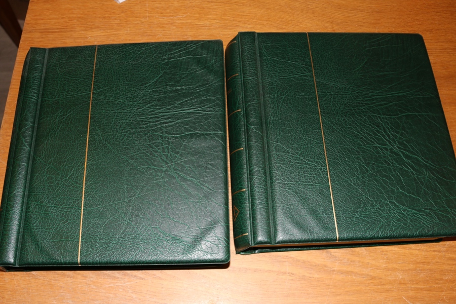 Samling 1855-2023 i två Leuchtturmalbum.