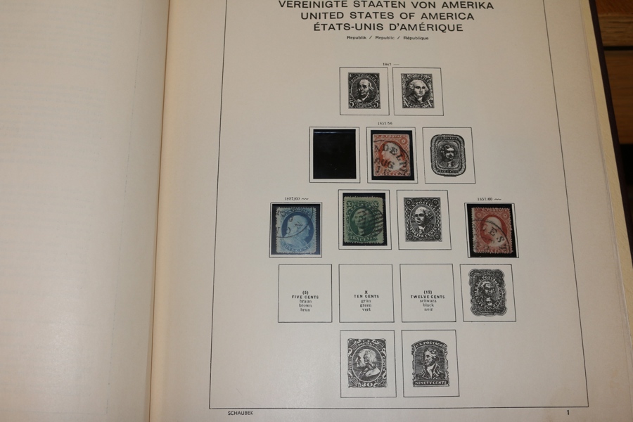 USA. Välfylld samling fram klassiskt fram till 1980 i två Schaubekalbum. Innehåller flera bättre märken men som vanligt i något blandad kvalitet. Bl.a. har $3 Columbus flera anmärkningar.