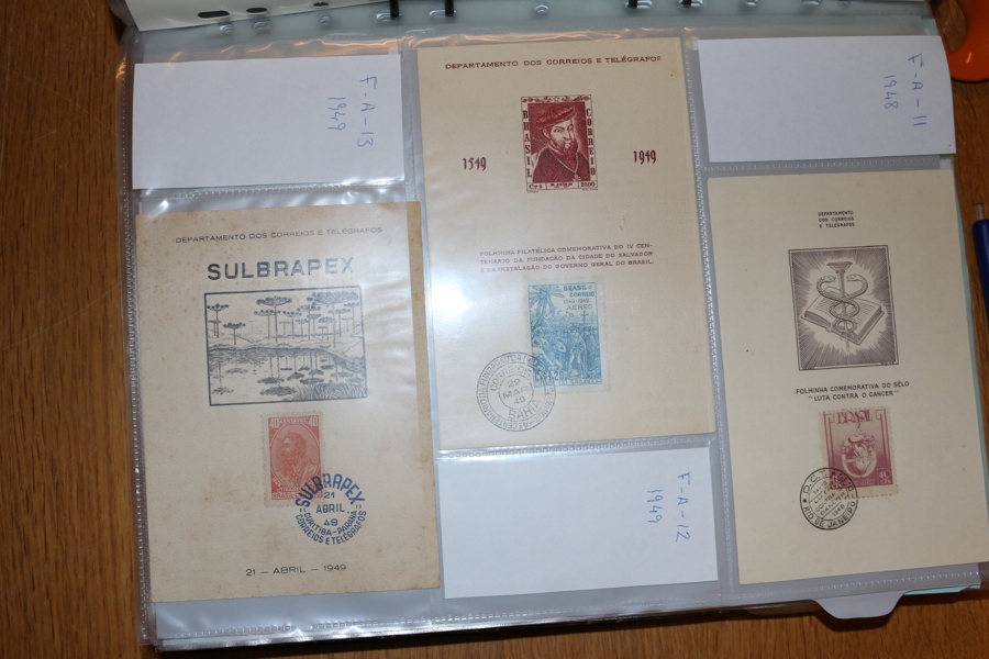 BRASILIEN. Samling helsaker och en del vykort/försändelser i fyra välfyllda album.