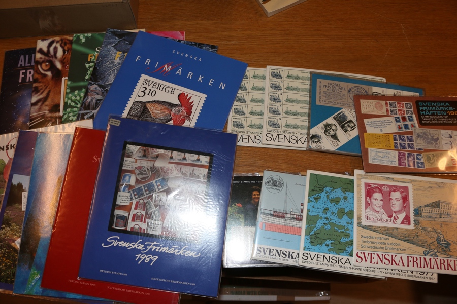 Parti årssatser 1975-1999, ej alla år. Dessutom häftesårssatser 1981, 1986. Nom totalt 5400 kr