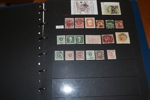 Visiralbum blandat svenskt material både ostämplat/postfriskt och stämplat. Innehåller mycket användbart inkl bättre, men blandad kvalitet. Försiktigt utrop!