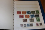 Visiralbum blandat svenskt material både ostämplat/postfriskt och stämplat. Innehåller mycket användbart inkl bättre, men blandad kvalitet. Försiktigt utrop!