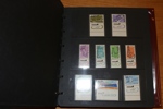 ISRAEL. Postfrisk samling 1948-1990 i två välfyllda visiralbum. 