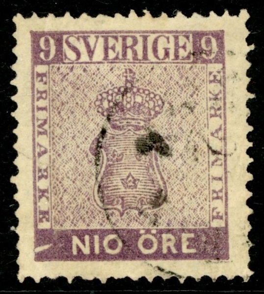 F8v2. Stpl ex med variant "inhak före NIO". Tyvärr har märket ett stort riss  t.v. men trots allt en trevlig variant.