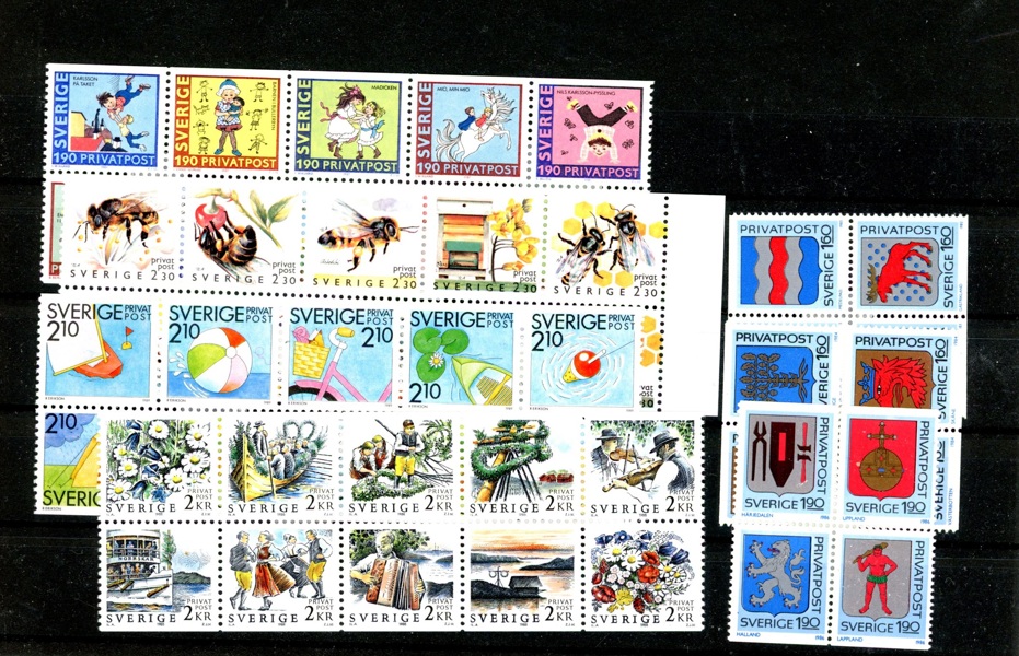 52 rabattmärken av bästa sort, några med spår av fastsättare (med gummering)