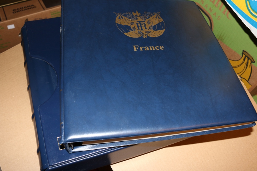 FRANKRIKE. Samling 1849 till 1969 i två förtrycksalbum med fickor (Leuchtturm+SAFE).