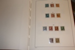 NEDERLÄNDERNA. Fin samling 1852-1998 i tre holländska Importa-album med fickor och kassetter.