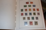 NEDERLÄNDERNA. Fin samling 1852-1998 i tre holländska Importa-album med fickor och kassetter.