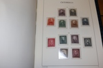 ÖSTERRIKE. Imponerande samling 1850-1959 i fint Leuchtturmalbum med fickor.