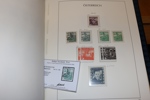 ÖSTERRIKE. Imponerande samling 1850-1959 i fint Leuchtturmalbum med fickor.