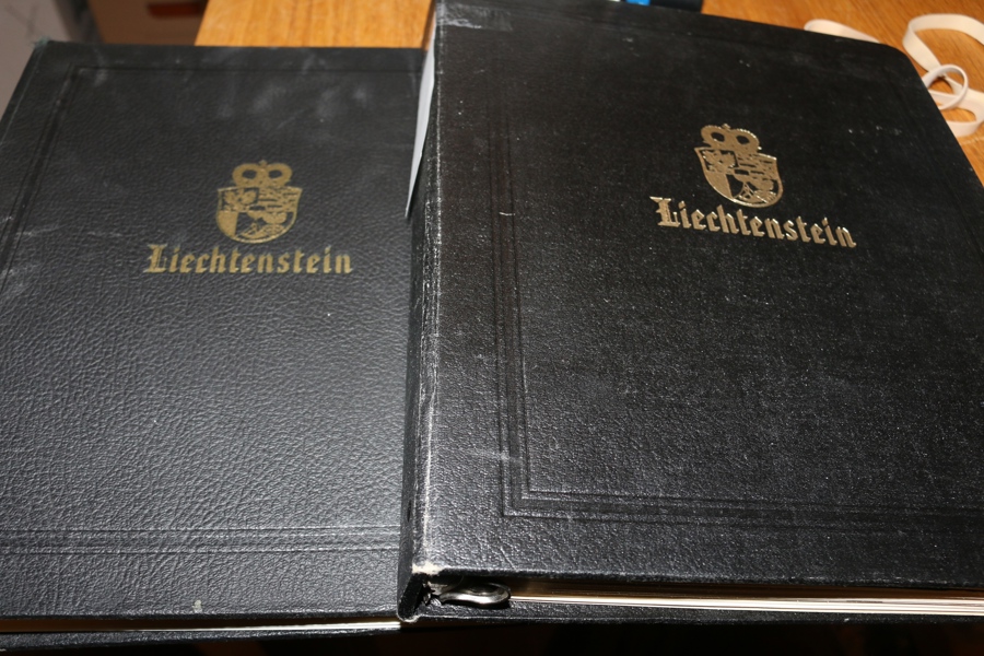 LIECHTENSTEIN. Mycket fin samling mest x/xx 1912-1990-tal i två trevliga Minkus-album.