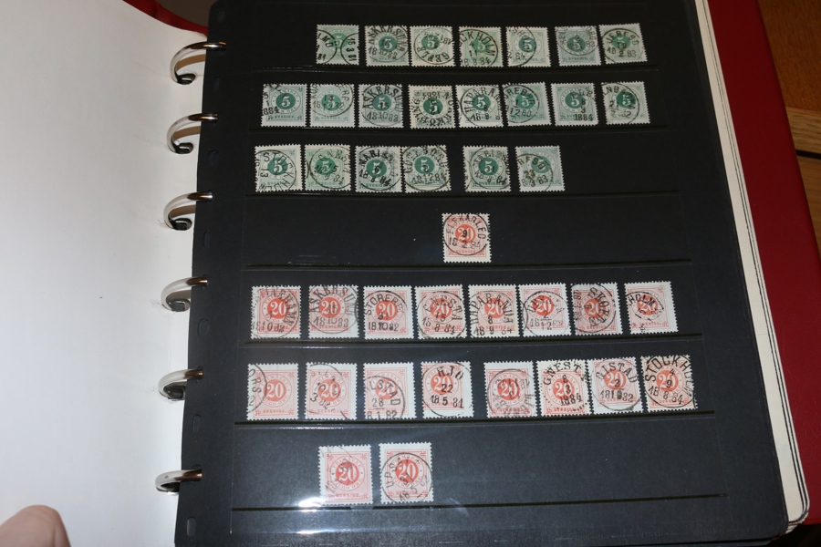 Visirpärm med blandat innehåll, bland annat en del vackra stämplar och varianter.