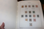 Synnerligen välfylld samling ostämplat/postfriskt 1855-1969 i Leuchtturmalbum med fickor.