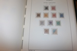 Synnerligen välfylld samling ostämplat/postfriskt 1855-1969 i Leuchtturmalbum med fickor.