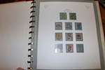 Samling 1855-1985 i tre album. Välfyllt, men utan de allra dyraste.