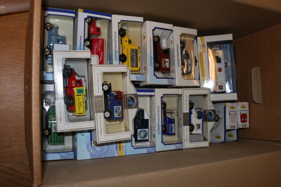 Posten Ålands SAMLARBILAR komplett nr 1 till nr 35. Alla med originalförpackning och i gott skick. Högt nypris, tillfälle!