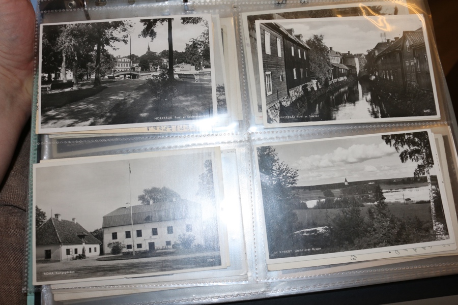 Svenska Pressbyrån. Album med över 100 mest svartvita vykort, lilla formatet.
