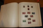 Fyndlåda Tyskland 1800-tal till 1970-tal i tre tjocka album. Något restbetonat men fortfarande väldigt mycket frimärken, bl.a. lite tyska stater. Lågt utrop!
