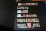 OVERSEAS. Parti Asien, Afrika, Australien och Amerika i tre album och en plastficka. Kartotek med mest massvara Japan ingår.