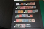 OVERSEAS. Parti Asien, Afrika, Australien och Amerika i tre album och en plastficka. Kartotek med mest massvara Japan ingår.