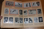Tidsskriften LIV:s idrottsalbum, från ca 1938-40. Slitet omslag men med komplett inklistrade idolbilder på atleter jorden runt.