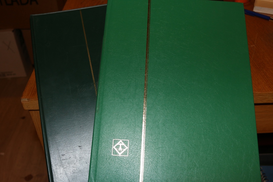 Två album varav det ena med lokalpostmärken olika perioder mest xx, samt ett andra album med reklammärken, skattemärken, etiketter m.m. Besiktiga.