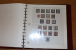 Enklare samling ringtyp-1940-talet i SAFE DUAL-album. Innehåller en del trevligt ringtyp och Oscar II, många bandmärken, mellanvalörer 1924, samt en hel del användbara stämplar.