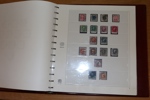 Enklare samling ringtyp-1940-talet i SAFE DUAL-album. Innehåller en del trevligt ringtyp och Oscar II, många bandmärken, mellanvalörer 1924, samt en hel del användbara stämplar.