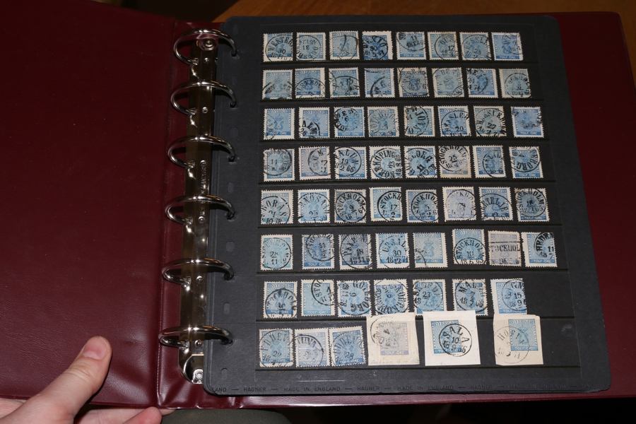 Visiralbum mest tjänste och lösen inkl flera tandning 14. Dessutom två sidor 12 öre vapen och en sida ringtyp. Alla sidor skannade!