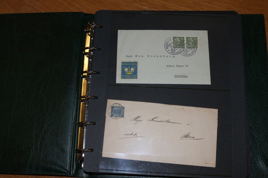 Blandat parti i visiralbum. Både vackra stämplar, varianter, mycket bandmärken med en del bättre vattenmärken, samt en del bättre ostämplat t.ex. Tj24A (x). Lämpligt för en frimärksklubb?