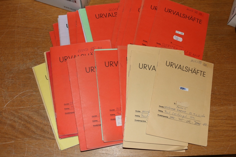 Urvalshäften. 33 urvalshäften Sverige, mycket ortstämplar.