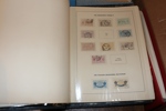 Flyttlåda Sverige. Restsamlingar (inkl bättre märken) och album diverse. Äldre FDC, en del tjänste m.m. Även en del xx. Massor att gå igenom!