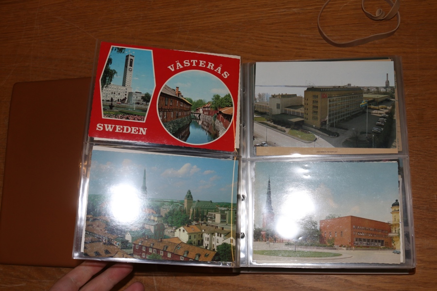 VÄSTERÅS. Samling blandat gammalt och nytt i album, trevliga inslag finns. Nära hundra kort, de modernare i majoritet. Se bildexempel!