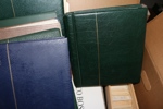 Stor fyndlåda Sverige med flera hyggliga restsamlingar och diverse överblivet material, både stämplat och x/xx. Fyndchans! Ca 27 kg, får gärna avhämtas!