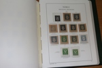 Samling 1858-1971 i fräscht Leuchtturm-album med fickor och kassett.
