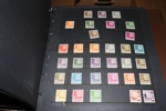 Flyttlåda blandat material Norden inkl Sverige. Både i album och löst i askar och på blad, inkl bättre här och där. Mycket att gå igenom.