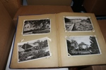 Stort parti 1930-80-tal i låda. Många hundra kort men delvis plundrat. Blandade motiv, även en del utland.