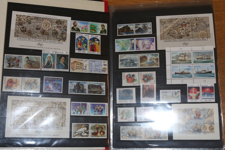 Välfylld samling mest ostämplat före 1950, sedan postfriskt fram till 2012.  Innehåller en mängd bättre märken och serier, se bilder. Bland annat bra kungar, Alltinget + tjänste m.m.