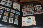 SAMOA. Samling 1800-tal fram till ca 2010 i två pärmar. Ganska välfyllt med bl.a. bra stämpelmärken bland det äldre och välfylld modern del. Av de första utgåvorna som vanligt huvudsakligen nytryck.
