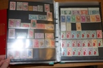 MADAGASKAR. Trevlig liten samling mest 1900-tal med några lite bättre äldre märken och en del modernt. Mest x/xx men även stämplat förekommer. Sitter i två pärmar med hemgjord montering.
