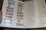 Enklare stpl samling Danmark 1851-2014 i två fräscha Leuchtturmalbum med fickor. Ganska mycket innehåll, även modernt, men enbart billiga frimärken. Medföljer gör också två album dubbletter.