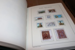 TJECKOSLOVAKIEN/TJECKIEN. Välfylld samling 1918-2009 i hela sex Leuchtturmalbum med fickor. Ojämnt besatt de första tio åren, men från 1945 och framåt nära komplett xx med mängder av frimärken!