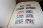 TJECKOSLOVAKIEN/TJECKIEN. Välfylld samling 1918-2009 i hela sex Leuchtturmalbum med fickor. Ojämnt besatt de första tio åren, men från 1945 och framåt nära komplett xx med mängder av frimärken!