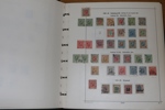 Fin samling 1876-1980-tal i Facitalbum. Välfyllt från ovaltyper aur fintandat med bl.a. 5 aur blå, 20 aur blekviolett (med attest Nielsen).