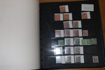 Fin samling 1876-1980-tal i Facitalbum. Välfyllt från ovaltyper aur fintandat med bl.a. 5 aur blå, 20 aur blekviolett (med attest Nielsen).